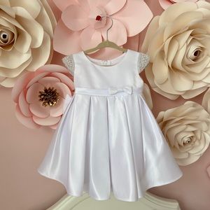Elegant White Dress 12-18M